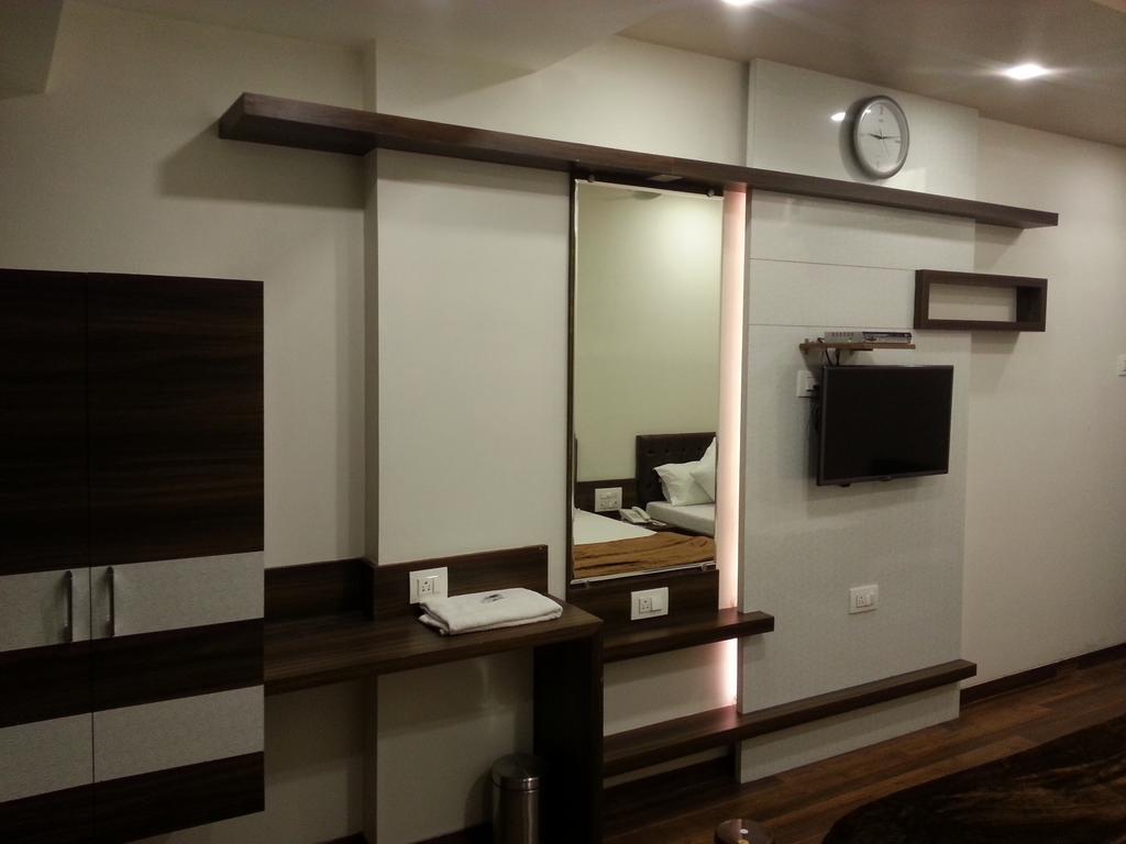 Hotel Oasis Bombay Habitación foto